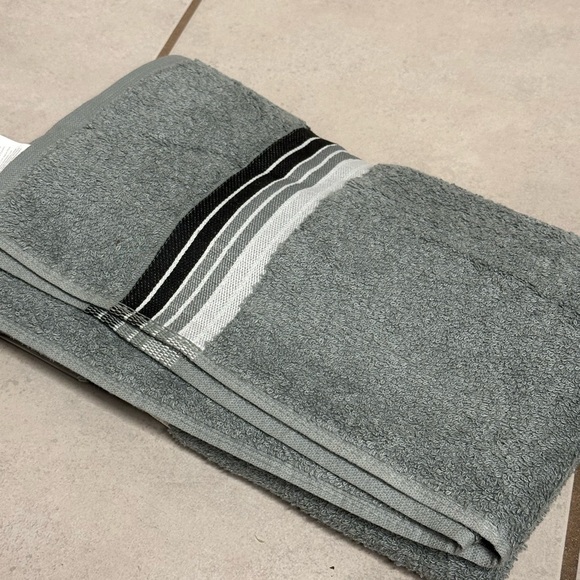 Mainstays Gray 2 Bath Towels cotton rich - Picture 5 of 5